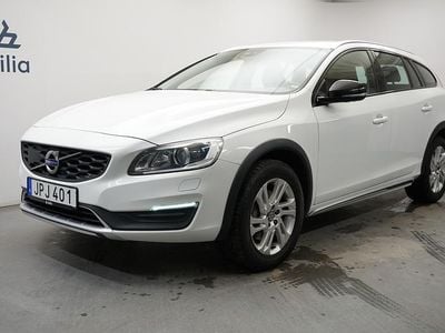 Vit Begagnad 2016 Volvo V60 CC Business Edition Kombi | 209 900 kr (Bra pris)