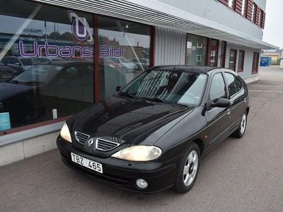 Svart Begagnad 2001 Renault Mégane II Expression Halvkombi | 19 900 kr (Marknadspris)