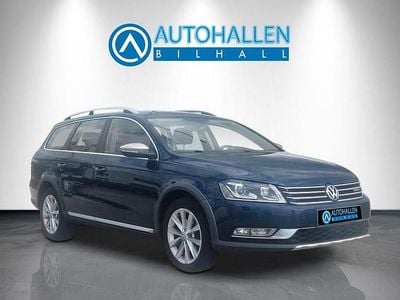 Mörkblå (blå) Begagnad 2014 VW Passat Alltrack Kombi | 119 900 kr (Dyr)