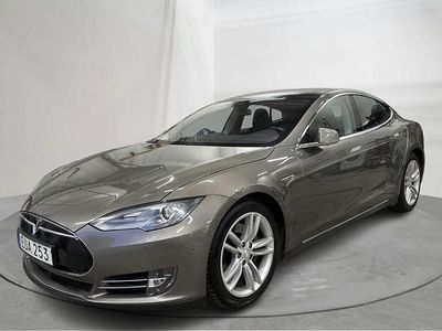 Grå Begagnad 2015 Tesla Model S Halvkombi | 166 000 kr (Marknadspris)