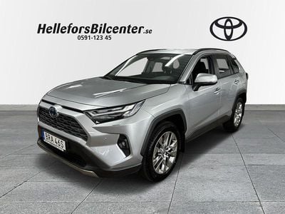 Silver Begagnad 2023 Toyota RAV4 Hybrid Premium SUV | 459 500 kr (Marknadspris)