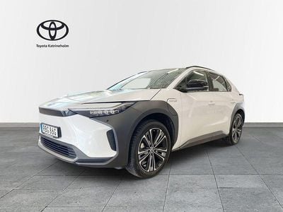 Begagnad Toyota bZ4X Executive 161 kW (219 HK) 2022 Vit SUV
