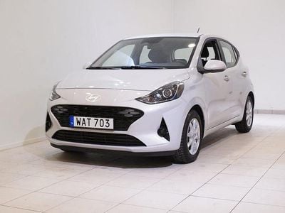 Grå Begagnad 2023 Hyundai i10 Advanced Halvkombi | 169 900 kr (Marknadspris)