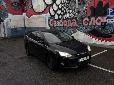 Svart Begagnad 2014 Ford Focus Titanium Kombi | 68 900 kr (Marknadspris)