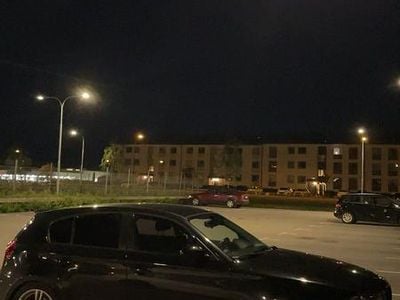 Svart Begagnad 2008 BMW 118 Halvkombi | 55 000 kr (Marknadspris)