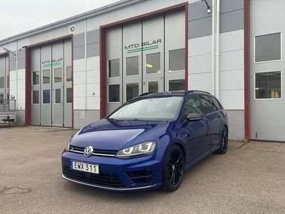Blå Begagnad 2015 VW Golf VII R Kombi | 239 900 kr (Lite dyr)