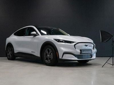 Vit Begagnad 2021 Ford Mustang Mach-E SUV | 339 000 kr (Marknadspris)