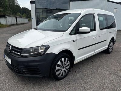 Vit Begagnad 2017 VW Caddy Maxi Life Life Minibuss | 72 500 kr
