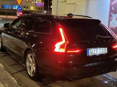 Begagnad Volvo V90 Momentum 190 HK (139 kW) 2019 Kombi