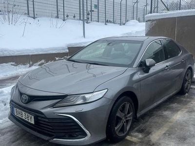 Begagnad Toyota Camry Hybrid 218 HK (160 kW) 2024