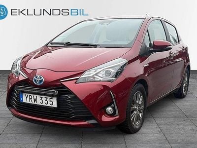 Begagnad Toyota Yaris Hybrid Active 101 HK (74 kW) 2018 Röd Halvkombi