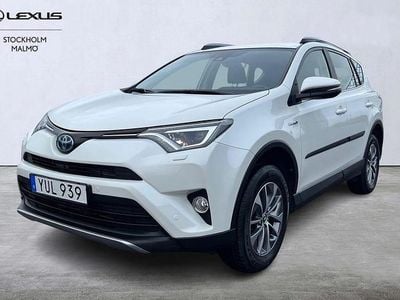 Vit Begagnad 2017 Toyota RAV4 Hybrid Active SUV | 239 000 kr (Marknadspris)