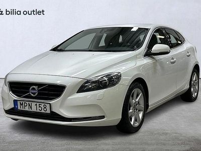 Begagnad Volvo V40 Momentum 190 HK (139 kW) 2014 Vit Kombi