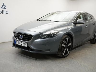 Grå Begagnad 2016 Volvo V40 Business Edition Kombi | 149 900 kr (Marknadspris)