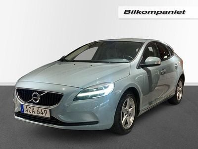 Ljusblå (blå) Begagnad 2017 Volvo V40 Business Edition Kombi | 159 000 kr (Marknadspris)