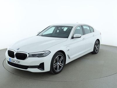 Begagnad BMW 530e 295 HK (216 kW) 2023 Vit Sedan