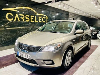 begagnad Kia Ceed Cee´d CEED1.6 CVVT AUTO LÅGMIL TVÅ ÄGARE 2010, Halvkombi