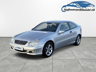 Silver Begagnad 2005 Mercedes C180 Sportkupé | 44 500 kr (Bra pris)