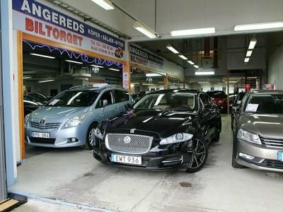 Begagnad Jaguar XJ 275 HK (202 kW) 2012 Svart Sedan