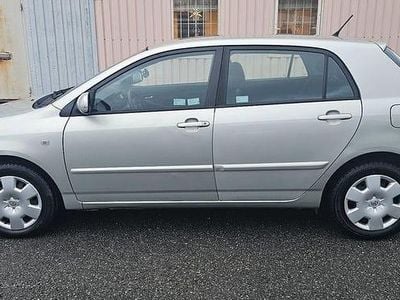 Silver Begagnad 2006 Toyota Corolla Halvkombi | 59 900 kr (Dyr)