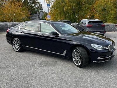 Svart Begagnad 2016 BMW 750L Executive Sedan | 595 000 kr