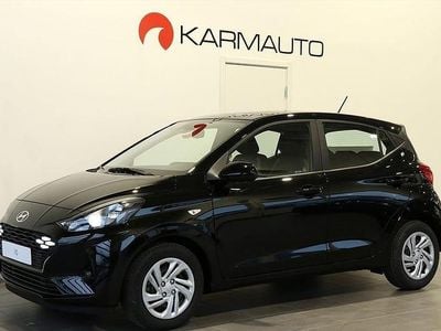 Svart Ny 2025 Hyundai i10 Essential Halvkombi | 189 900 kr (Marknadspris)