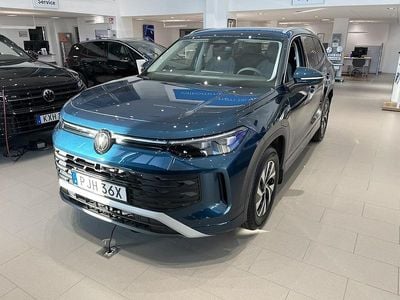 Nightshade blue metallic Ny 2025 VW Tayron Life SUV | 586 600 kr (Dyr)