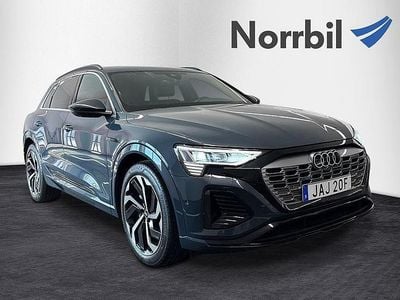 Begagnad Audi e-tron S-Line 300 kW (408 HK) 2023 Blå SUV