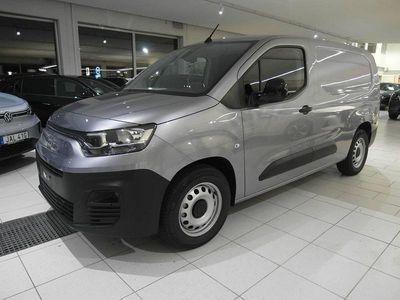 Grå (mörkgrå metallic) Begagnad 2023 Fiat e-Doblò Launch Edition Minibuss | 389 500 kr