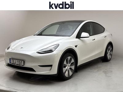 Vit Begagnad 2024 Tesla Model Y Standard Range SUV | 374 900 kr (Marknadspris)