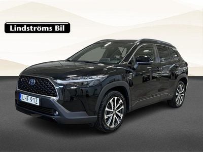 Svart Begagnad 2023 Toyota Corolla Cross Style SUV | 357 900 kr (Marknadspris)