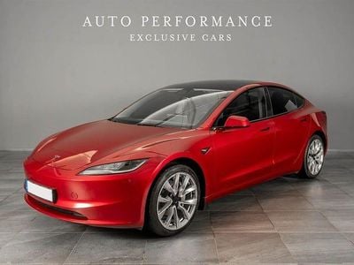 Begagnad Tesla Model 3 Long Range AWD 366 kW (498 HK) 2024 Röd Sedan