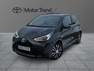 Begagnad Toyota Aygo X-play 72 HK (52 kW) 2019 Grå Halvkombi