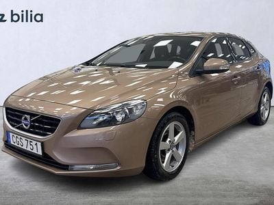 Brun Begagnad 2014 Volvo V40 Kinetic Halvkombi | 139 900 kr (Marknadspris)