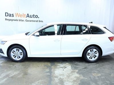 begagnad Skoda Octavia Kombi Ambition TSI110 m-HEV DSG Drag & Värmare 2021, Kombi