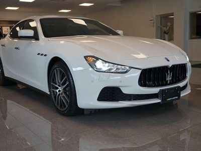 Vit Begagnad 2015 Maserati Ghibli Sportkupé | 329 000 kr