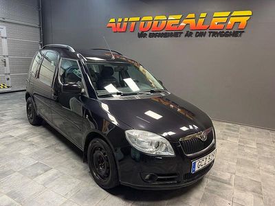 Svart Begagnad 2010 Skoda Roomster Minibuss | 39 900 kr