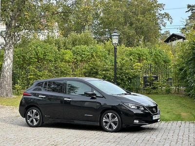 Begagnad Nissan Leaf N-Connecta 110 kW (150 HK) 2018 Halvkombi