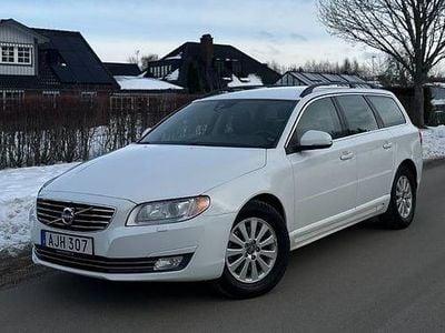Begagnad Volvo V70 Momentum 181 HK (133 kW) 2014 Vit Kombi