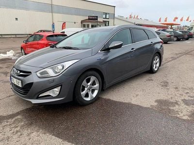 Begagnad Hyundai i40 136 HK (100 kW) 2011 Silver Kombi
