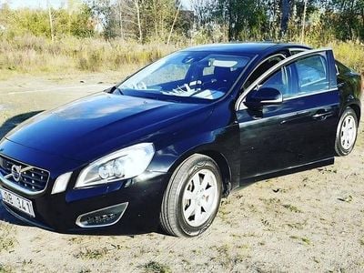 Svart Begagnad 2011 Volvo S60 Momentum Sedan | 125 000 kr (Marknadspris)