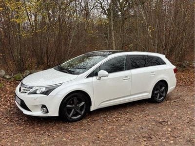 Vit Begagnad 2013 Toyota Avensis Executive Kombi | 109 000 kr (Lite dyr)