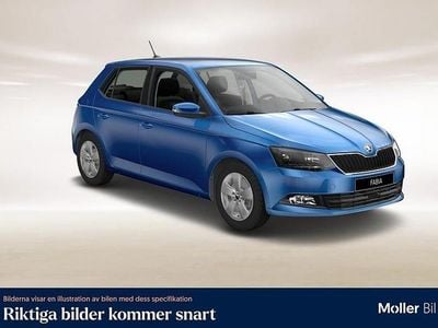 Begagnad Skoda Fabia Style 90 HK (66 kW) 2017 Raceblå metallic Halvkombi