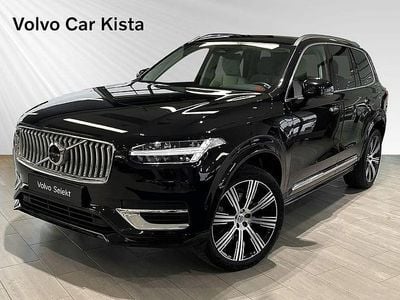 Svart Begagnad 2022 Volvo XC90 Plus SUV | 629 900 kr (Marknadspris)
