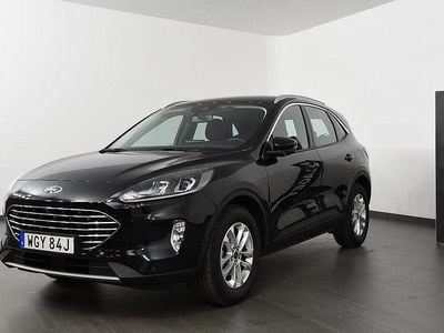 Svart Begagnad 2022 Ford Kuga Titanium SUV | 215 500 kr (Marknadspris)