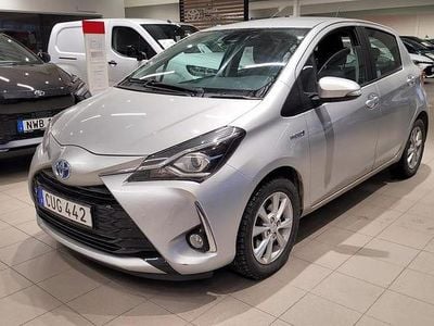 Begagnad Toyota Yaris Hybrid Edition 102 HK (75 kW) 2018 Silver Halvkombi