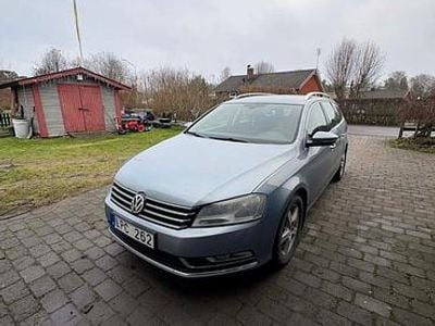 Grå Begagnad 2011 VW Passat Kombi | 49 000 kr (Bra pris)