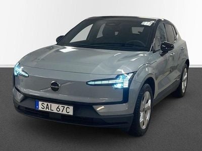 Grå Begagnad 2025 Volvo EX30 Plus SUV | 399 000 kr (Marknadspris)