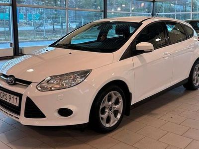 Begagnad Ford Focus 101 HK (74 kW) 2014 Vit Halvkombi