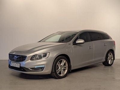 Silver Begagnad 2017 Volvo V60 Summum Kombi | 154 900 kr (Marknadspris)